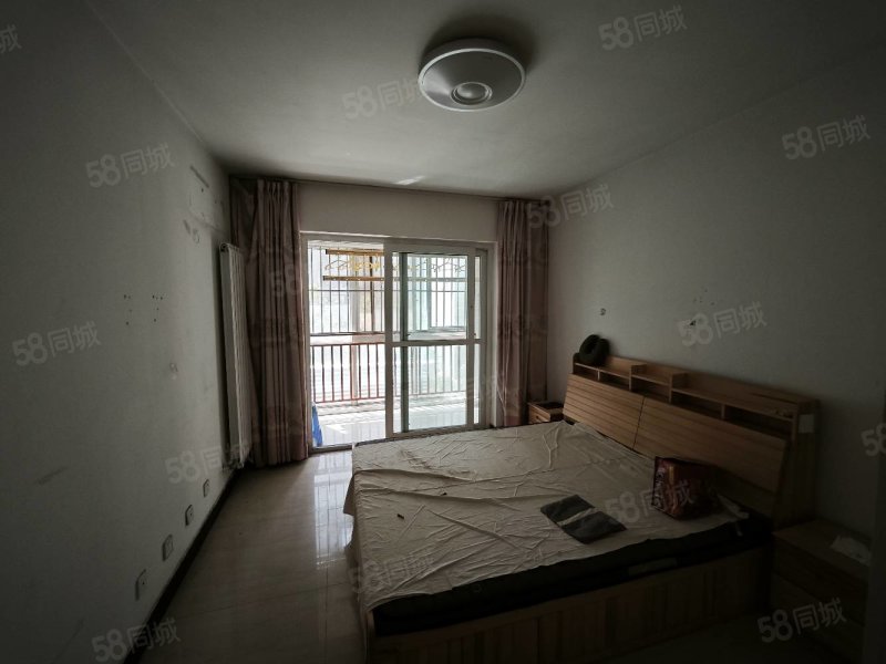 学府名苑3室2厅1卫105㎡南北59万