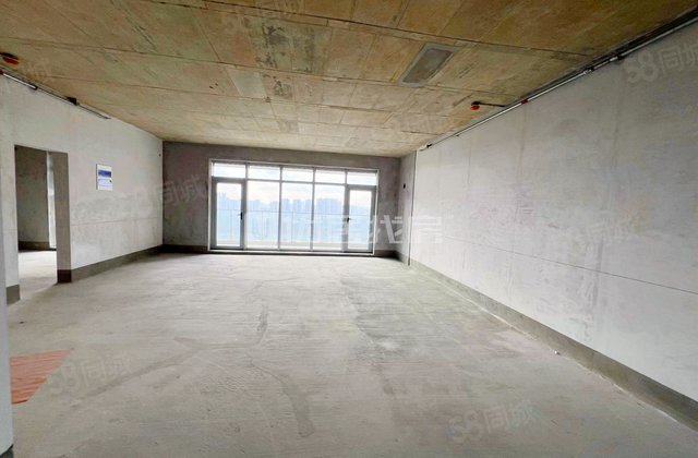 茅台广场5室2厅275㎡450万二手房图片