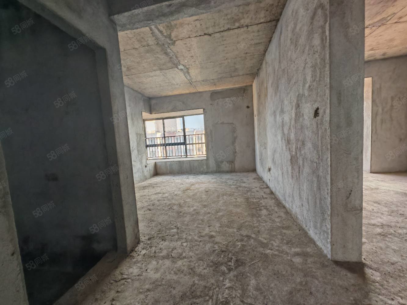 华泰花苑6室2厅2卫192㎡南北98万