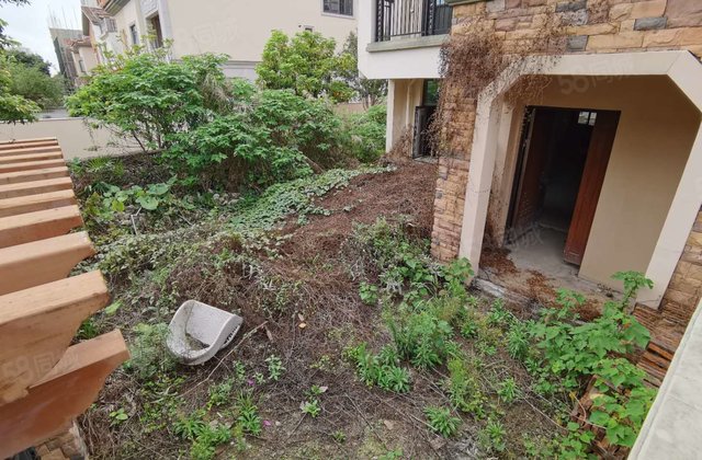 绿岛湖壹号别墅(外地客可买)南向大门 业主降价30万实房急售