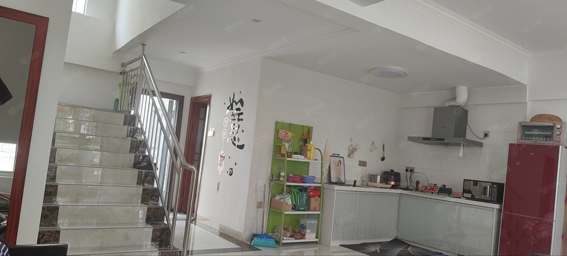 南洋广场4室2厅2卫180㎡南北99万