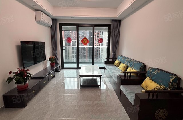 御龙天地3室2厅96㎡580万二手房图片