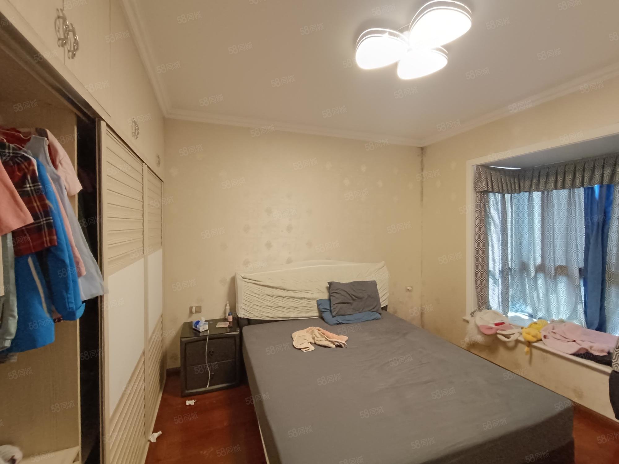 腾龙国际3室2厅2卫127.73㎡南66.8万