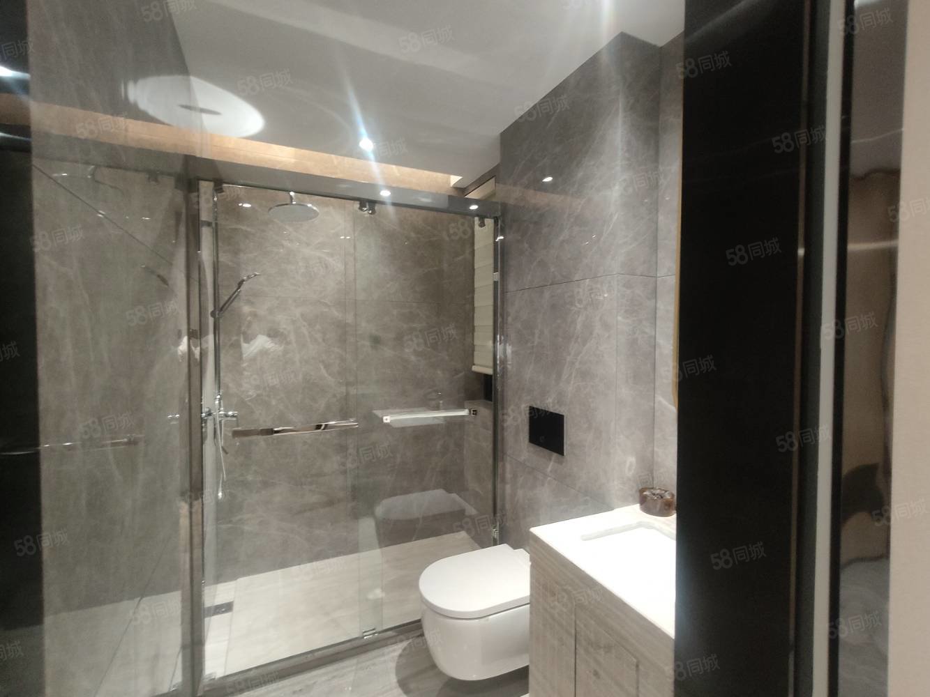 创维瑜园3室2厅2卫115㎡南北55万