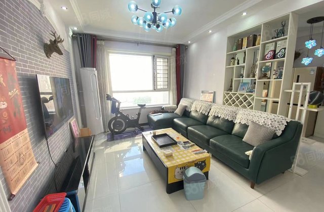 金柱大学城58#楼精装修，出门就是利民路，周边很方便。