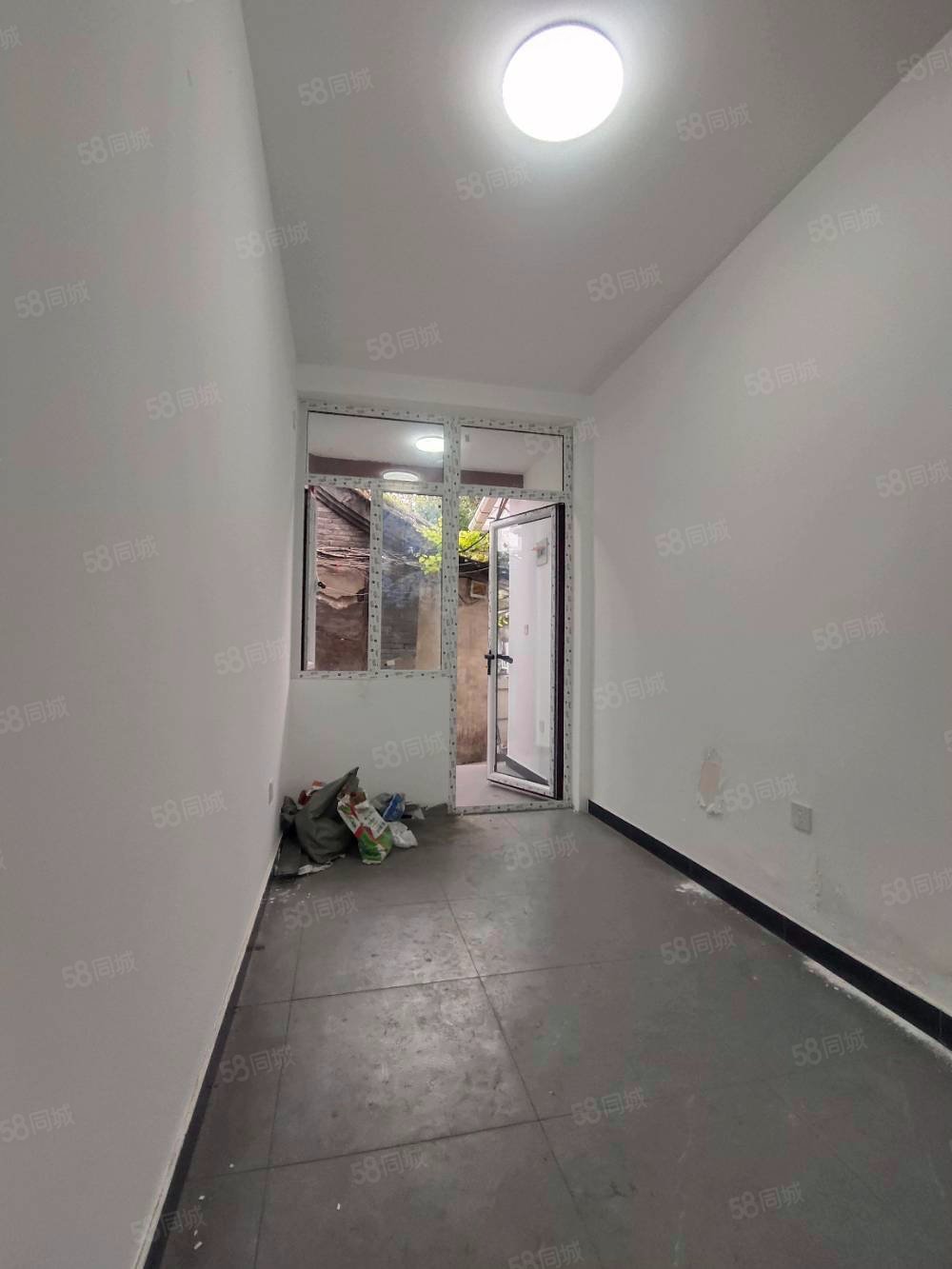 石板胡同小區(qū)1室1廳0衛(wèi)13.55㎡南北170萬