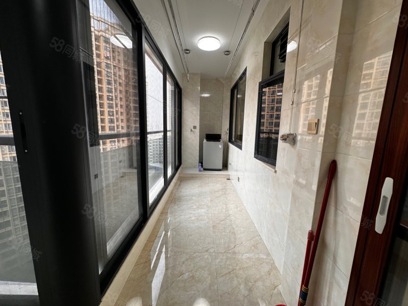 嘉和名苑中心区楼层188平方高档装修