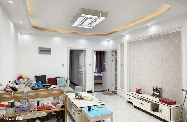 万达附近与三院附近电梯好楼层，看房方便建设路十一中诚心出售。