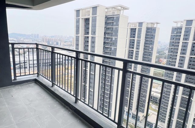 方直星耀国际4室2厅95㎡68.5万二手房图片