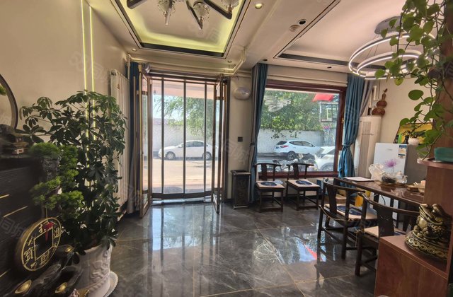 金鼎巷别墅 别墅带院装修好 楼层好 产权清晰 双卫 南北通透