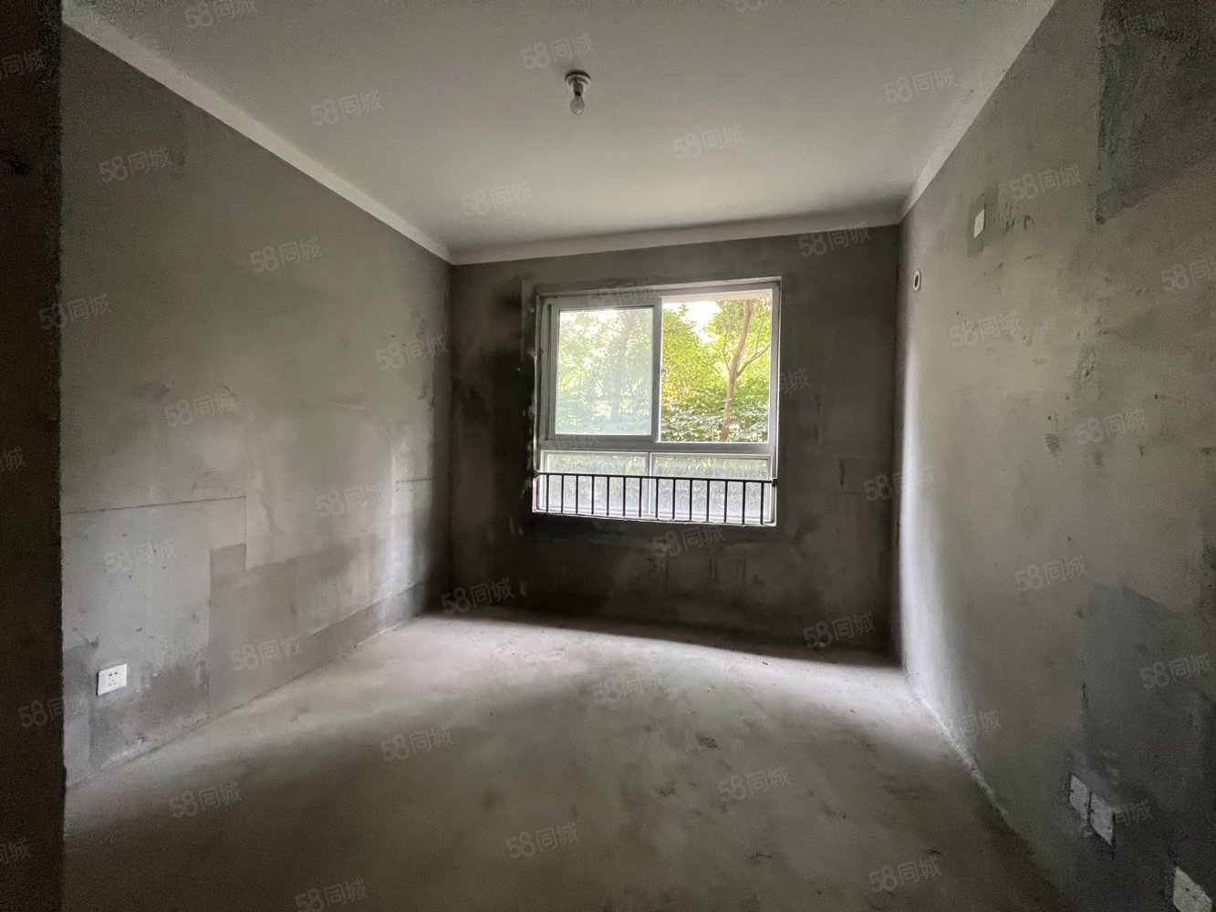 金大地时代公馆3室2厅2卫126㎡南北89万