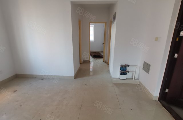 先锋翡翠湾 商品住宅 次新房 大两房  带电梯 车位 储