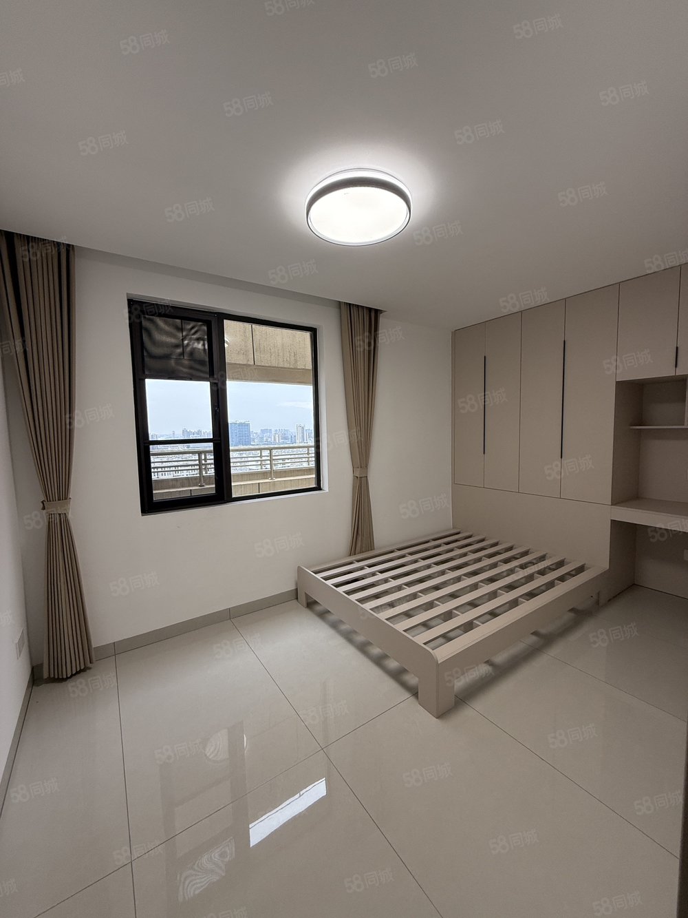 东方玺园6室3厅3卫200㎡南北95.8万