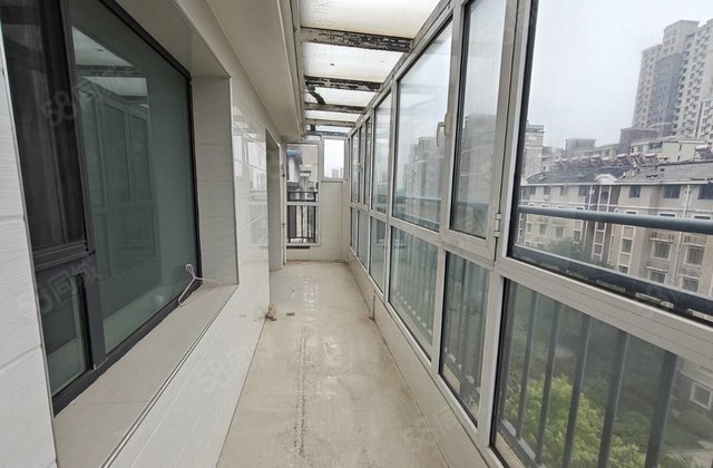 国际新城5室3厅180㎡90万二手房图片