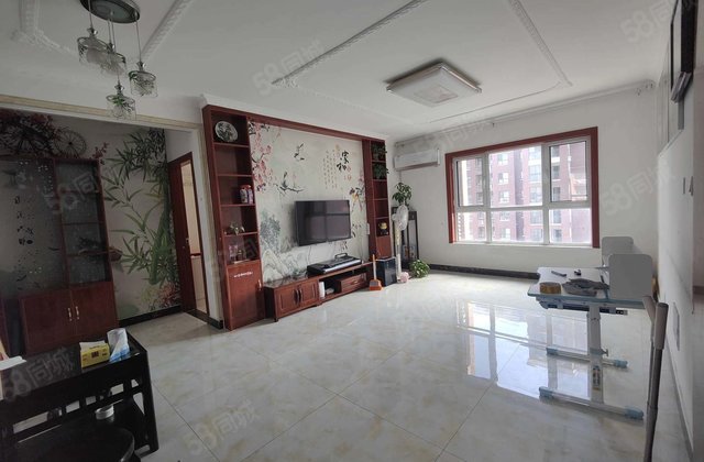 荣盛水岸花语 精装三室  带车位储储藏室  看房方便