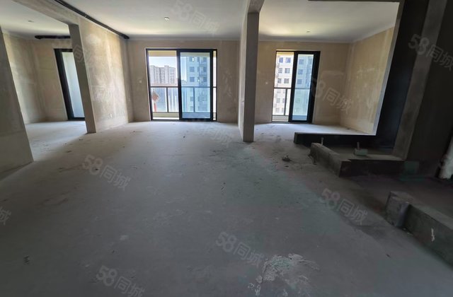 凤璘府4室2厅129.26㎡210万二手房图片