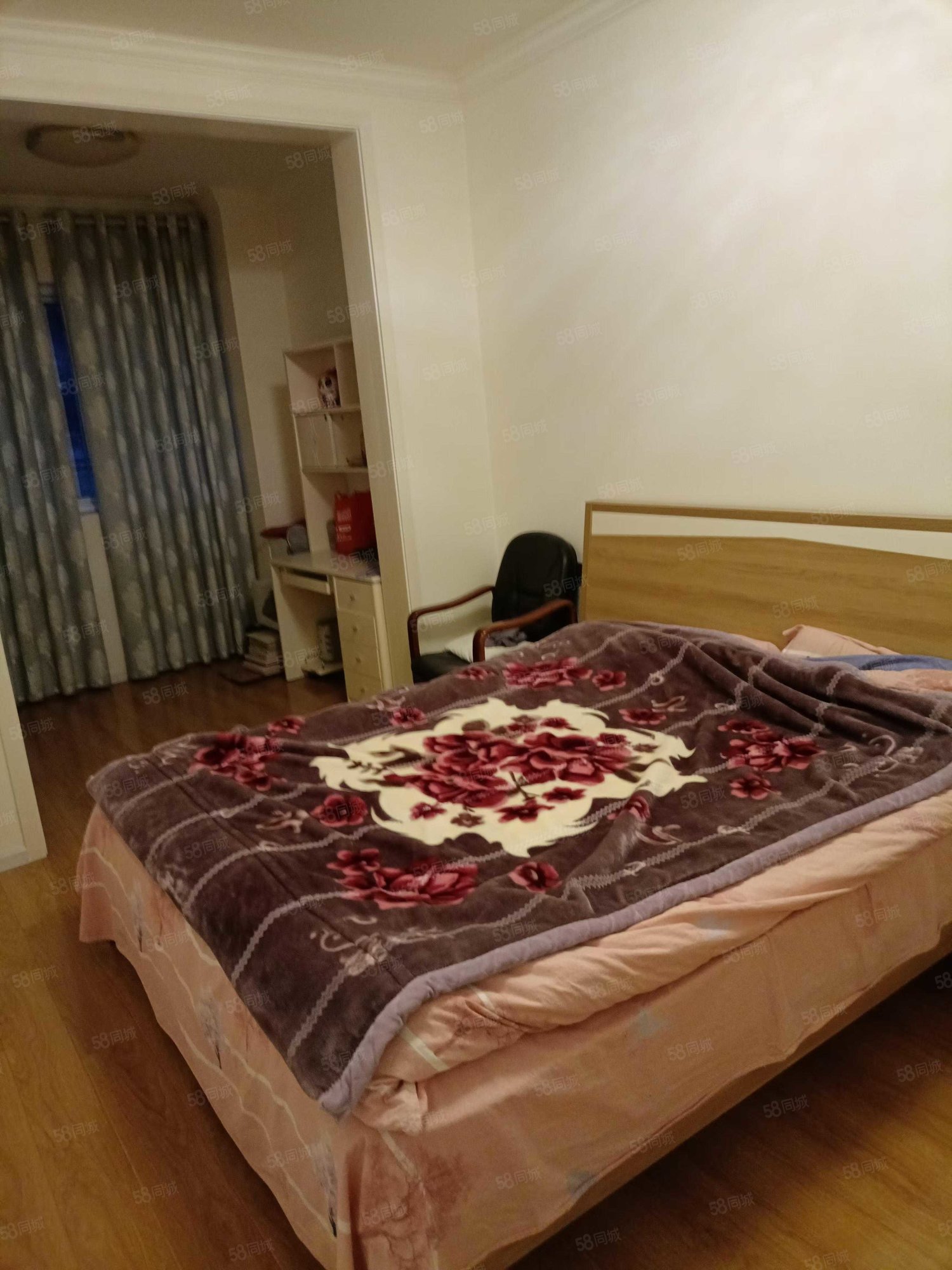 新兴家园3室1厅2卫130㎡东西99万