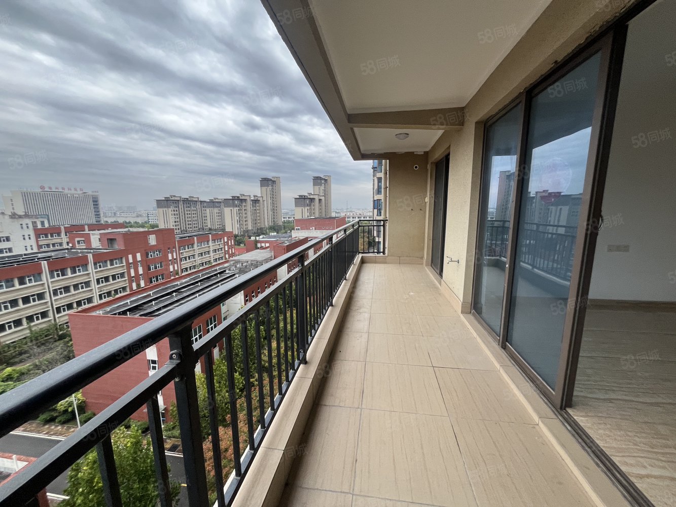 碧桂园时代印象4室2厅2卫141㎡南北93.8万