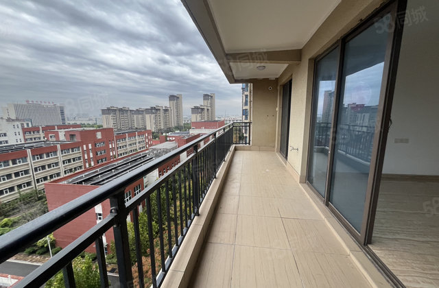 碧桂园时代印象4室2厅2卫141㎡南北93.8万