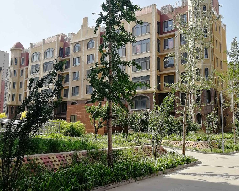 万国园白金汉府