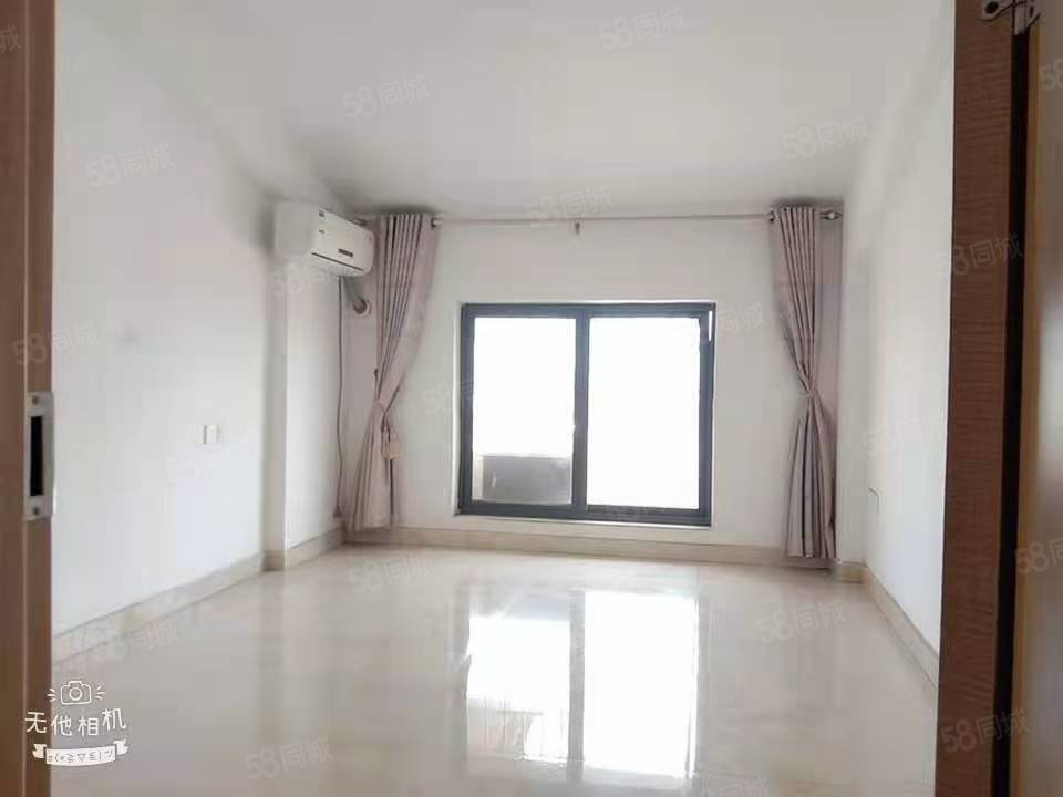 共和名城6室4厅4卫126㎡南80万