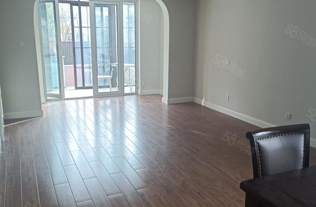 江北水镇(别墅) 5室3厅 叠拼 西边户带地下室 带小院