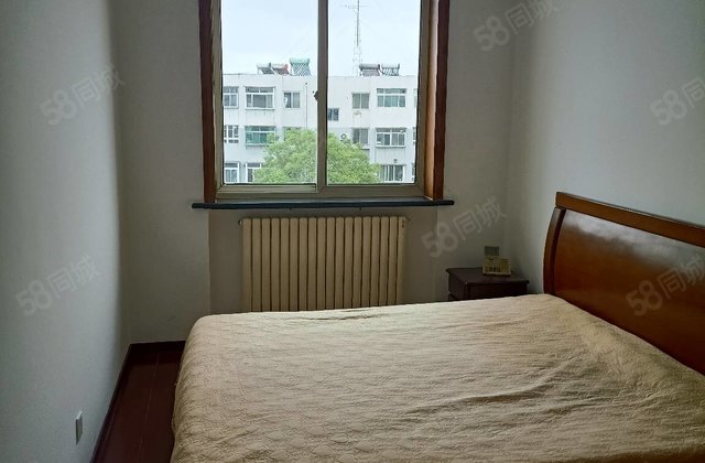 蓝天家园6楼3室2厅130平米有露台有露台 55万