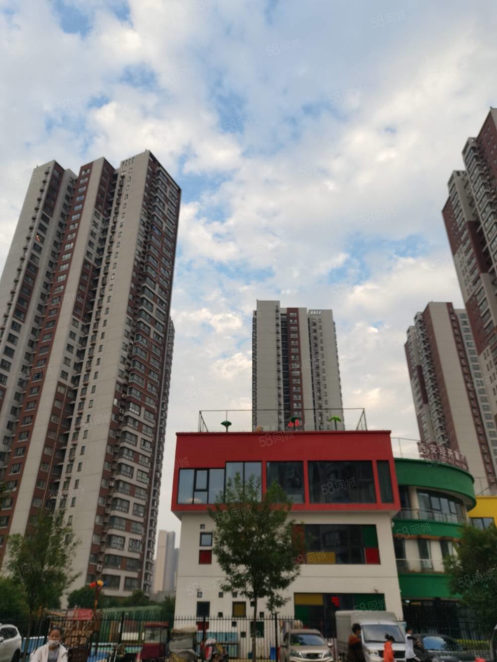 高端社区 现房靠谱 可公积金 经开三小旁 先到先得,兴隆苑-西安58同城