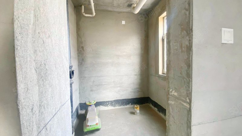 铁建雅苑3室2厅2卫90㎡南96万