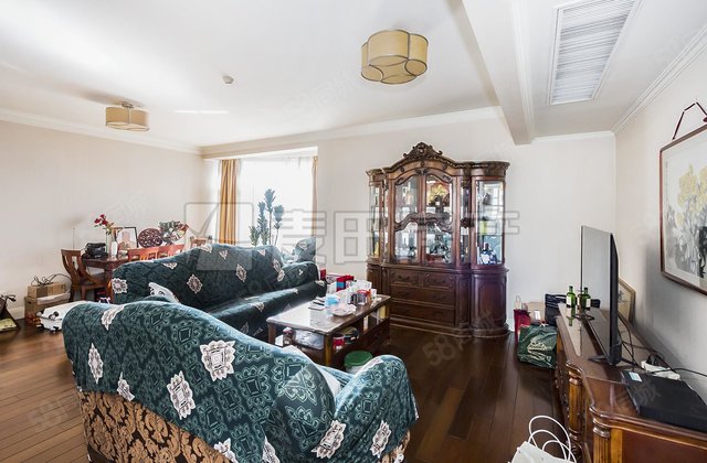 通用时代国际公寓3室2厅201.33㎡1750万二手房图片