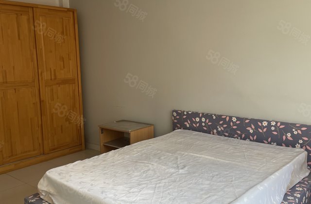 仅62万 东昌路 市医院 卫育公寓多层106平 送储