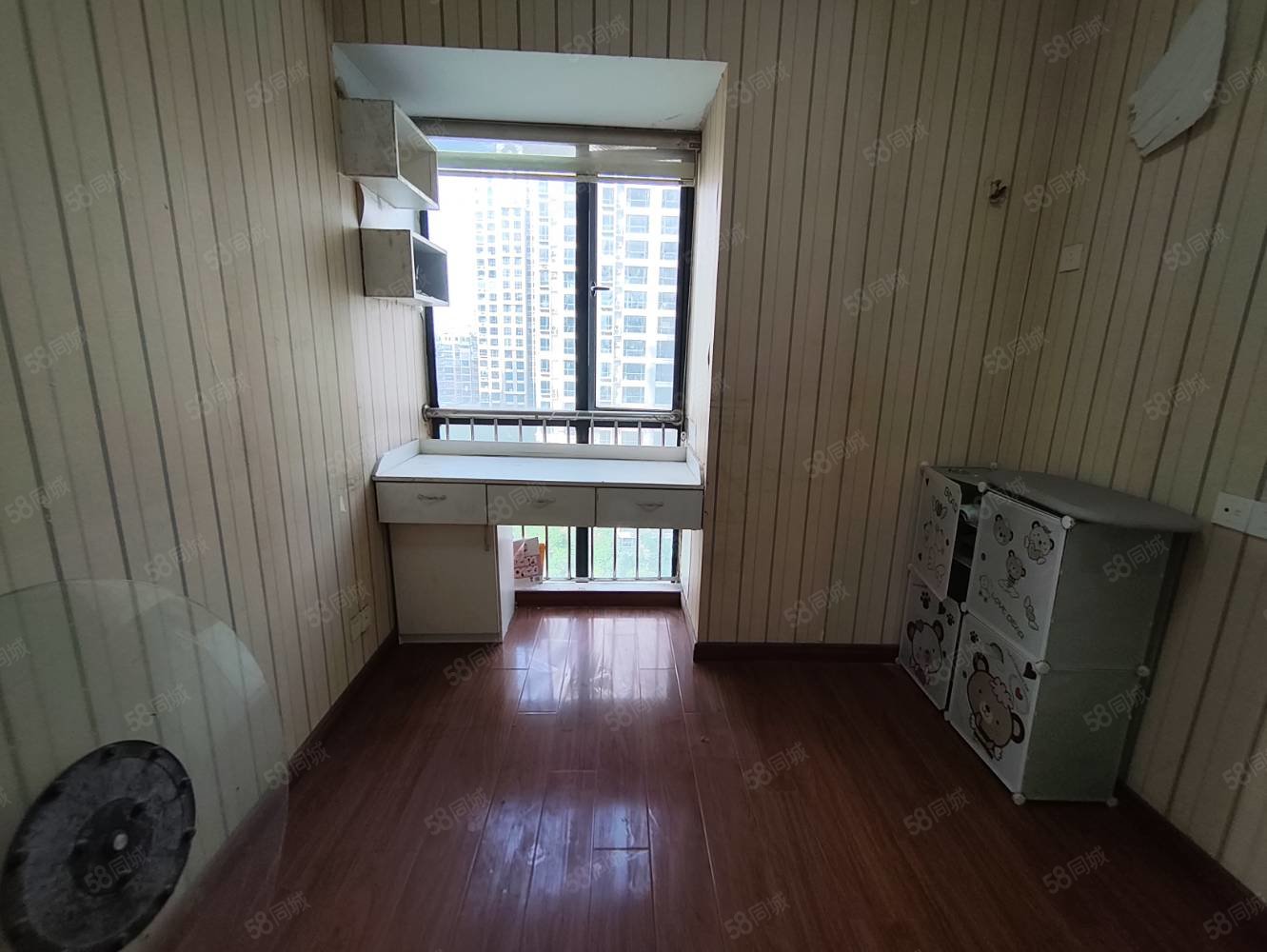 奥林清华3室2厅1卫124㎡南北60万