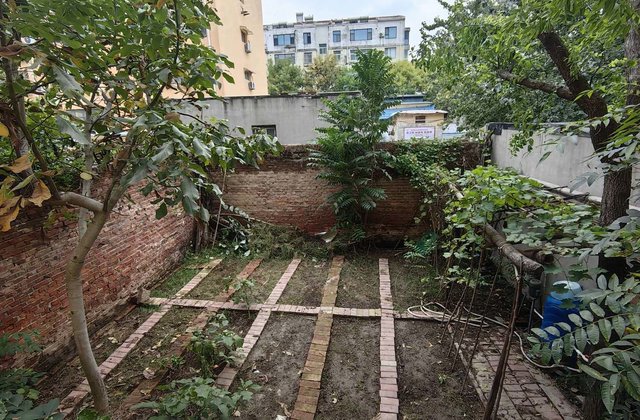 中国建设银行聊城市分行第二宿舍区 车位充足 南北通透 小三房