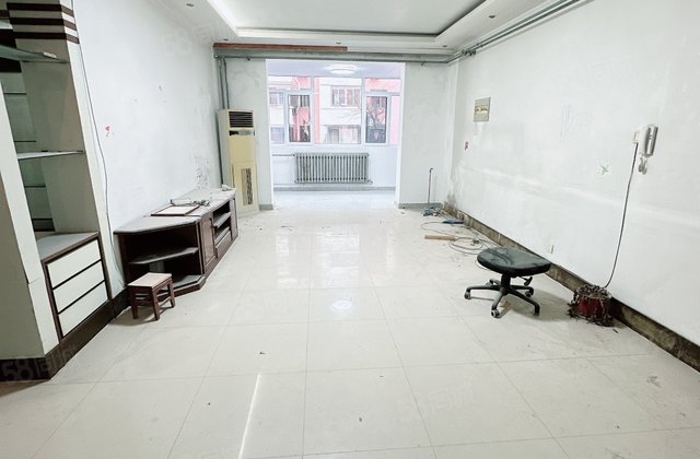 文轩 八中 剧院附近 单位家属院 好楼层 三室朝阳 停车方便