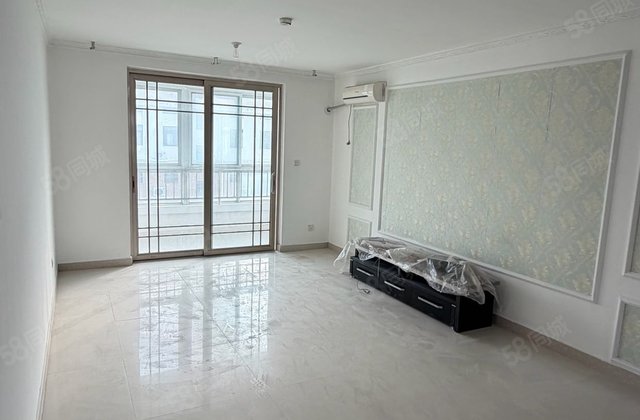 香江嘉明九中裕昌水岸新城 67 层 3室2厅2卫138平