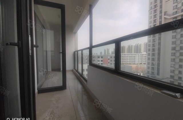 培文民生凤凰城电梯房三叶草户型车位和储藏室