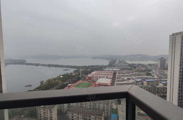 环球融创中心4室2厅140.11㎡98万二手房图片