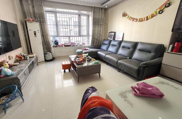 阳光实验 颐馨园三室朝阳，精装婚房带储藏室 看房有钥匙