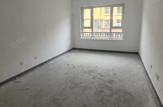 房东诚心出售此房江北水镇复试一加二别墅随时看房