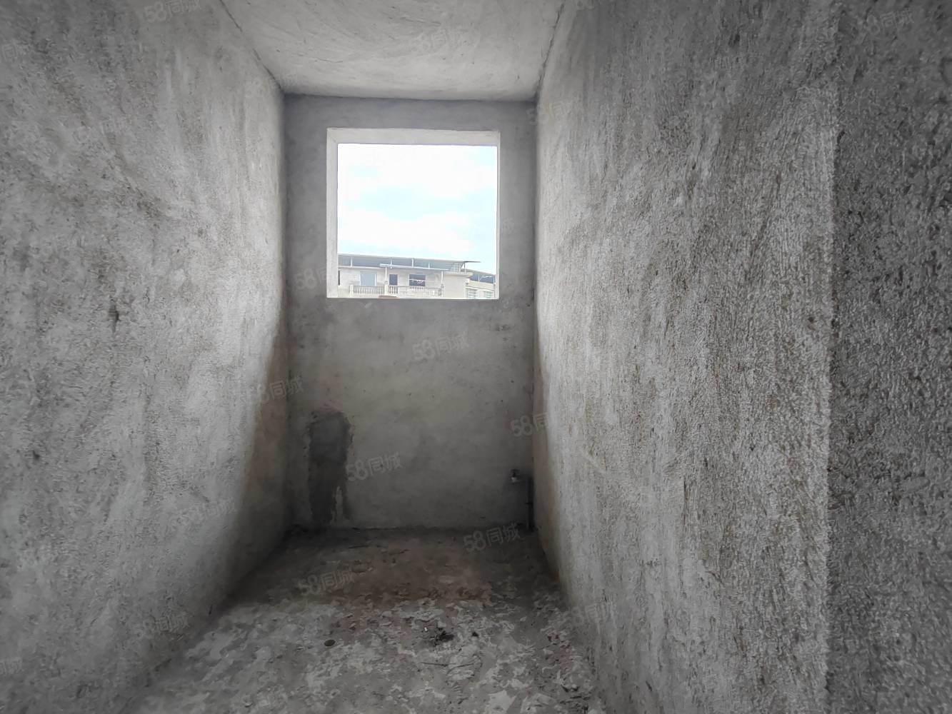 湖田壹号7室3厅3卫420㎡南北169万