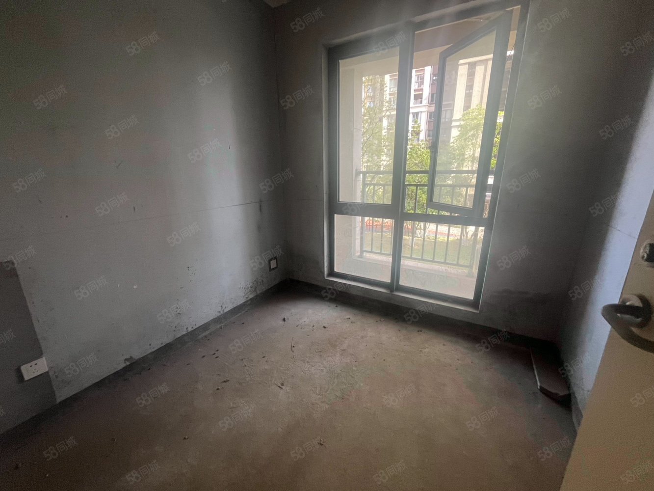 角美阳光城凡尔赛宫3室2厅1卫77㎡南北49万