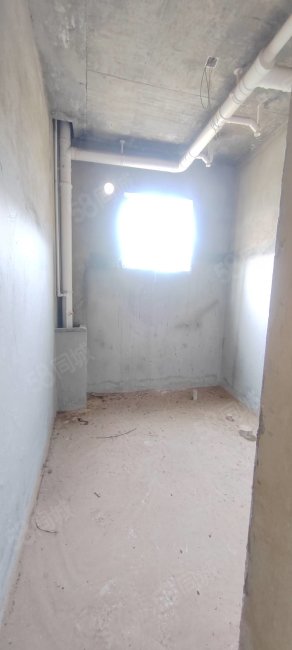 清和苑6室2厅5卫248㎡南北175万