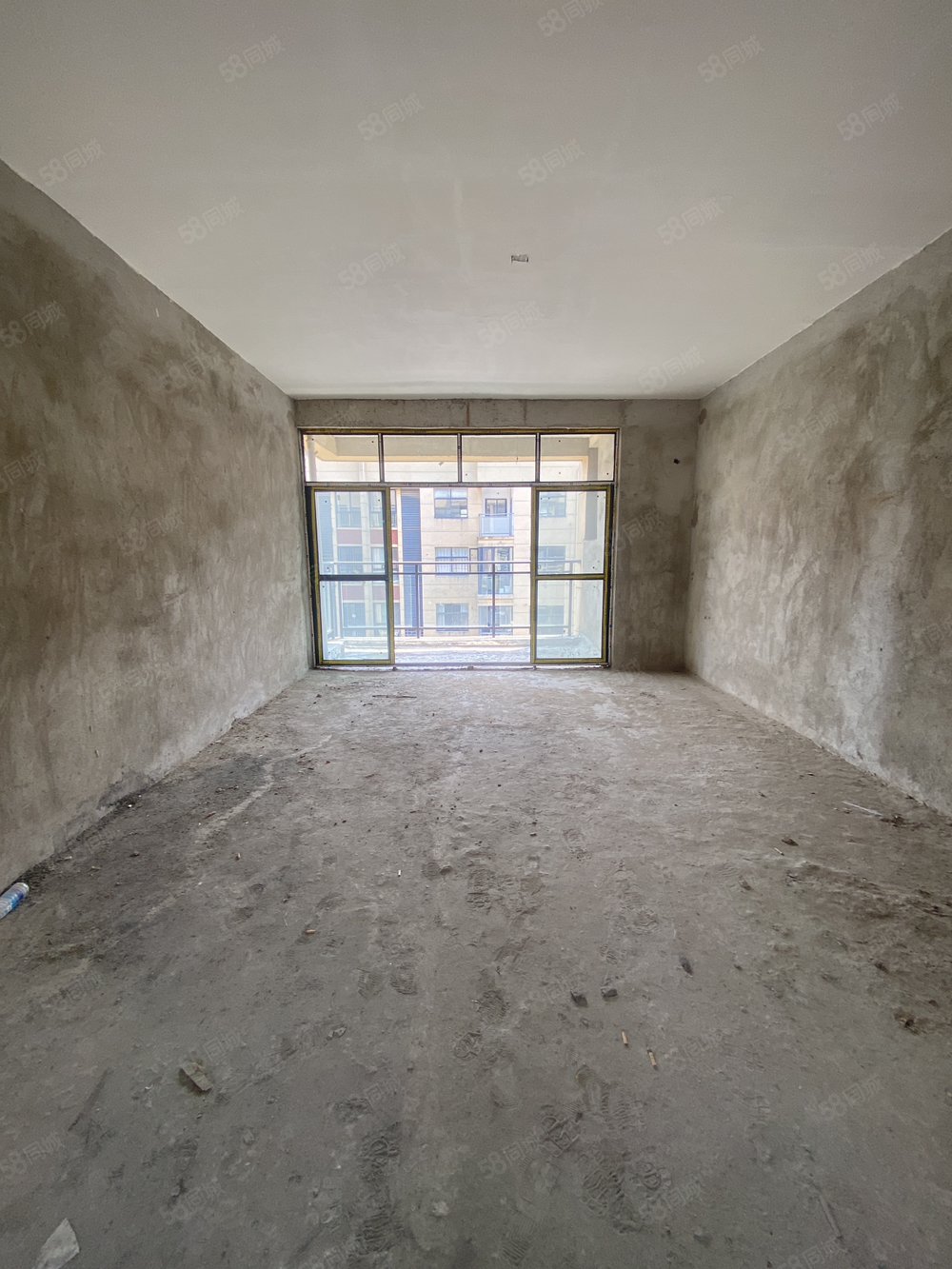 东华学府4室2厅2卫116㎡南北74万