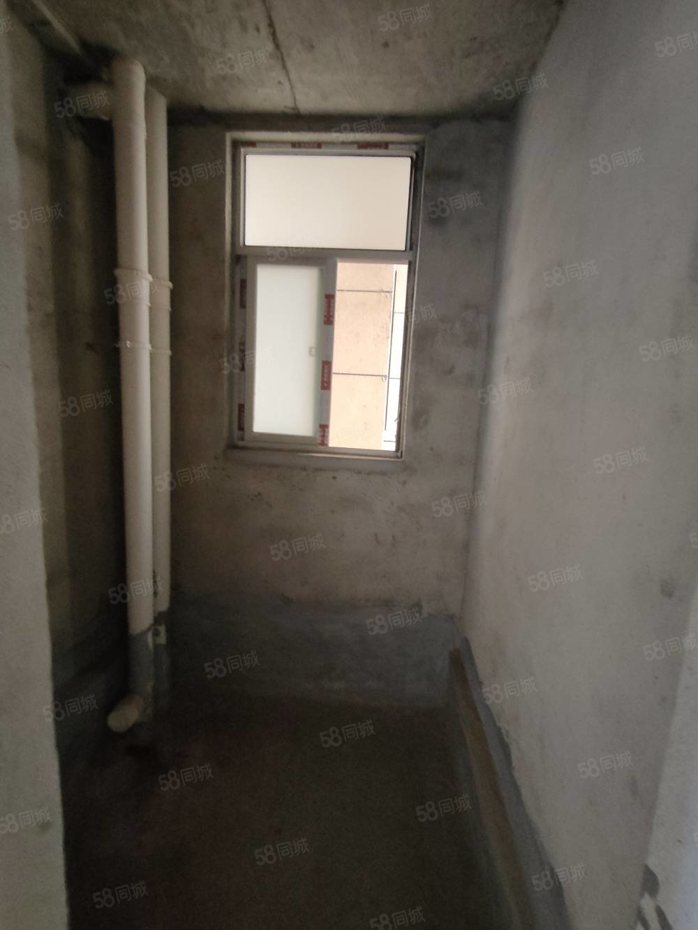 滨江御府3室2厅2卫127㎡南北63万