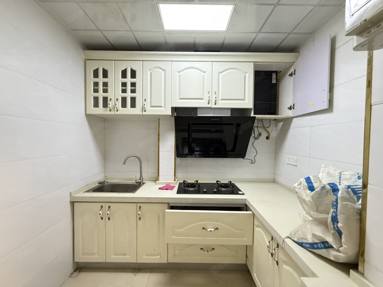 奥林清华3室2厅1卫111㎡南北52万