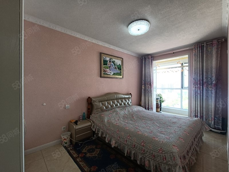 房源信息房源概况罗诗瑶4.9分佣金≤1.