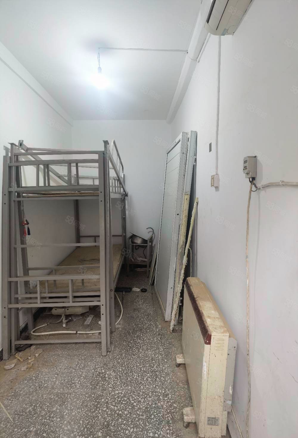 豆角胡同小區(qū)1室0廳0衛(wèi)10㎡北190萬