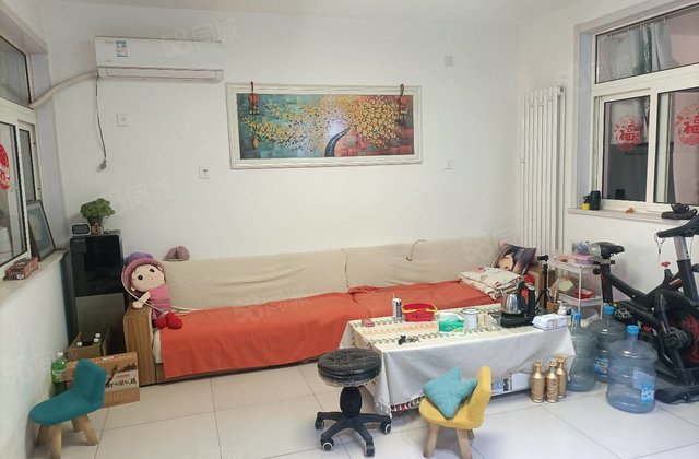 七中附近多层二楼，精装婚房，三室双阳台，停车方便