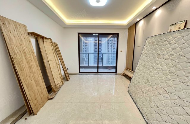 绿地朝阳中心3室2厅118㎡145万二手房图片