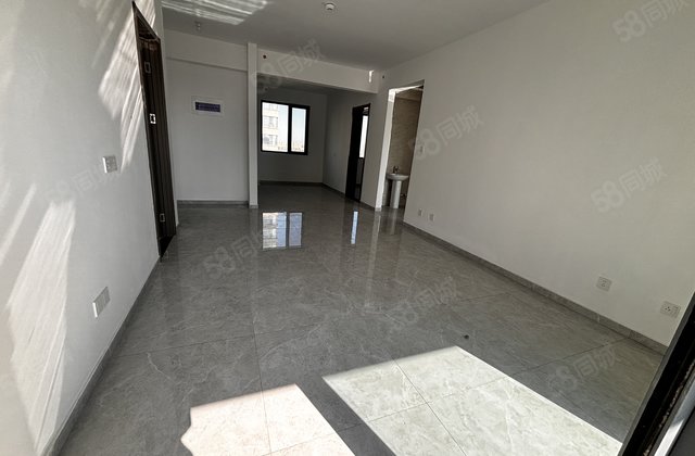 星光理想城 城市领秀 水城印象三叶草送车位储藏室双阳台